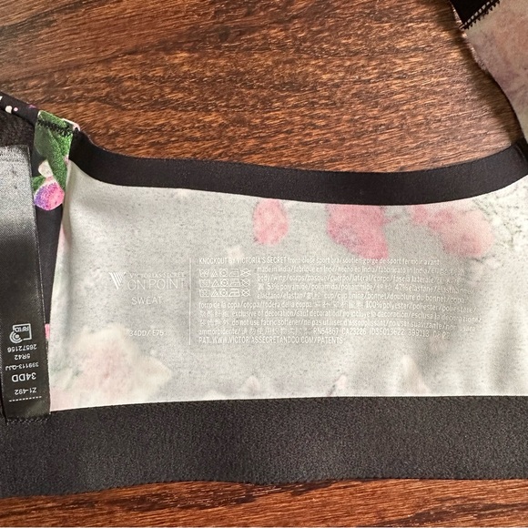 Victoria’s Secret On Point Knockout sports bra, size 34DD - Picture 6 of 6